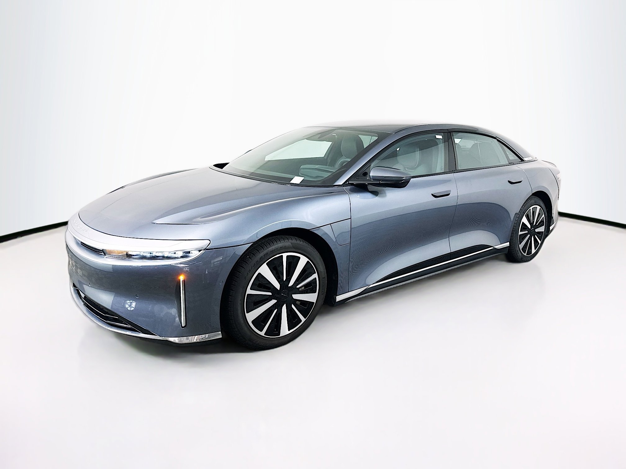 Used 2024 Lucid Air Touring AWD/4WD image 3