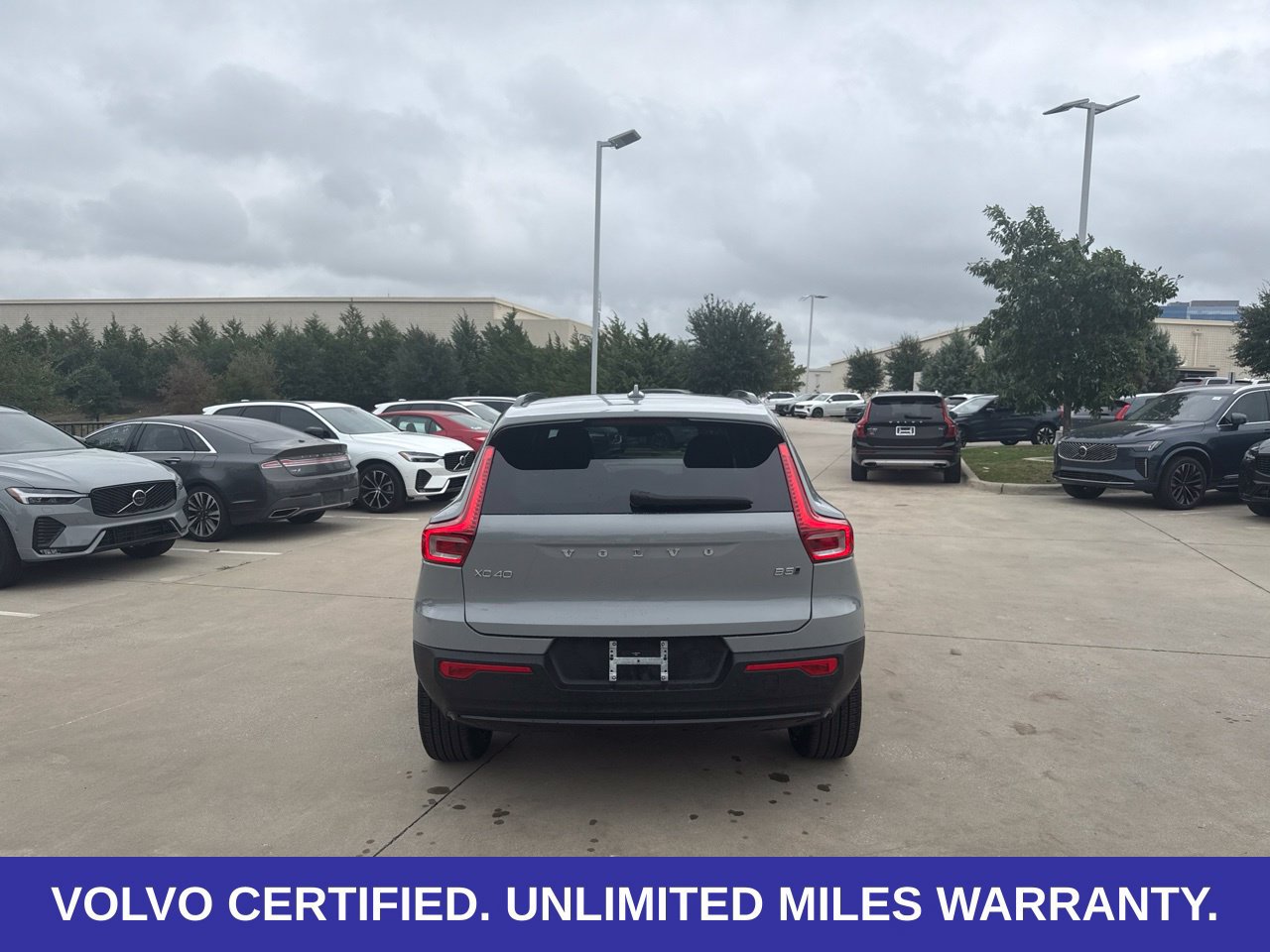 Certified 2024 Volvo XC40 B5 Ultimate w/ Protection Package Premier AWD/4WD image 13
