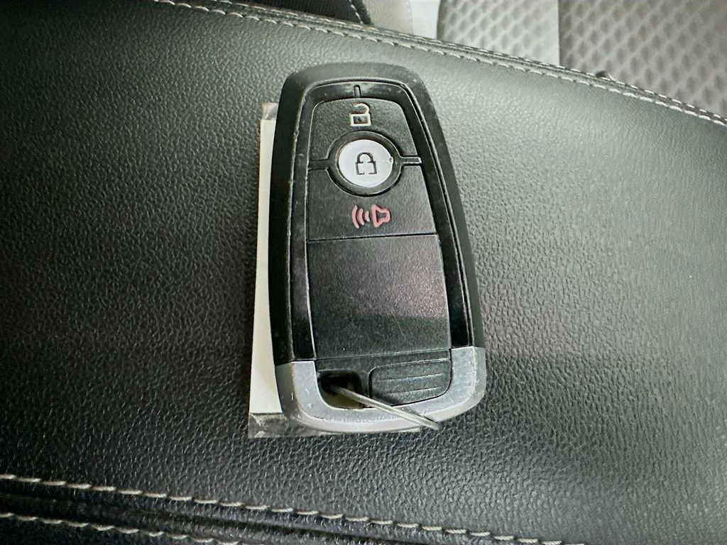 Used 2022 Ford Escape SE FWD image 37