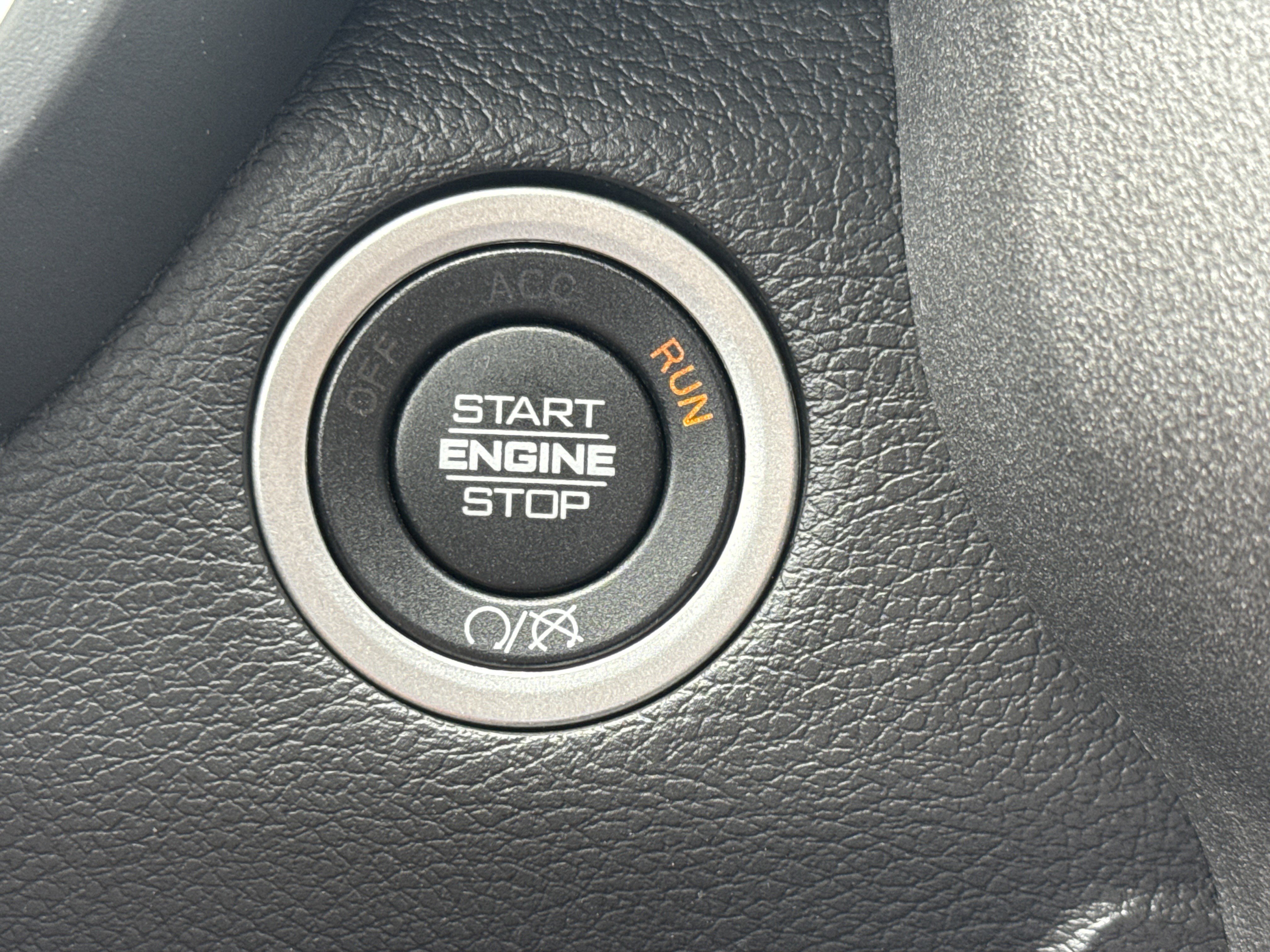 Used 2024 RAM 2500 Tradesman w/ Chrome Appearance Group image 15