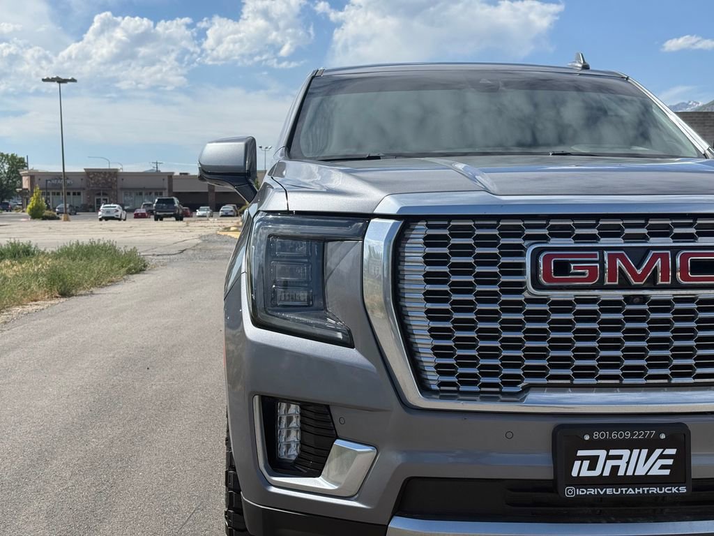 Used 2021 GMC Yukon XL Denali w/ Denali Premium Package AWD/4WD image 6