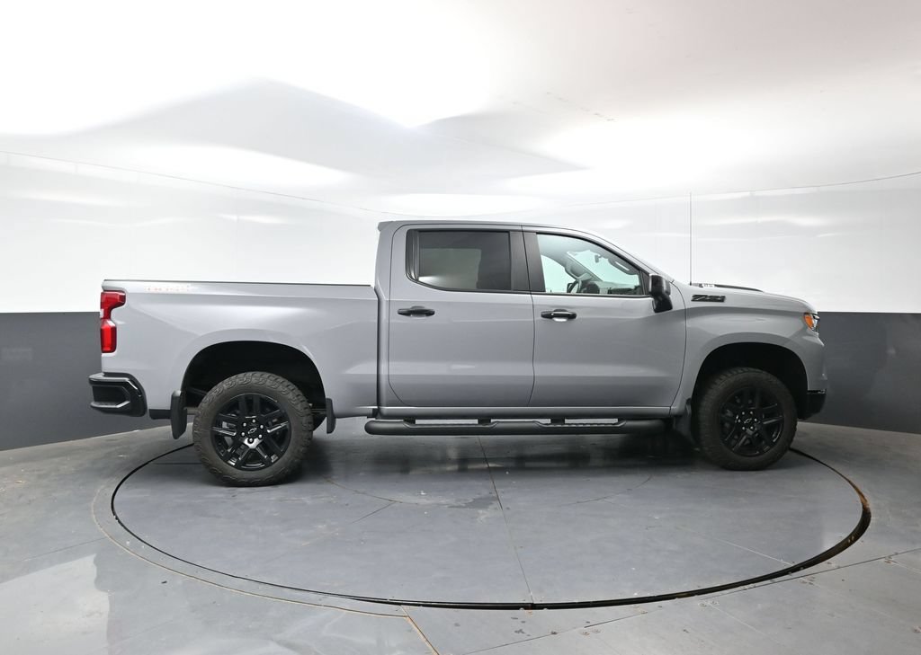 Used 2024 Chevrolet Silverado 1500 LT Trail Boss w/ LT Trail Boss Premium Package AWD/4WD image 4