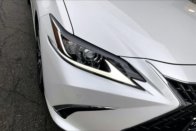 Certified 2022 Lexus ES 350 w/ Premium Package FWD image 32