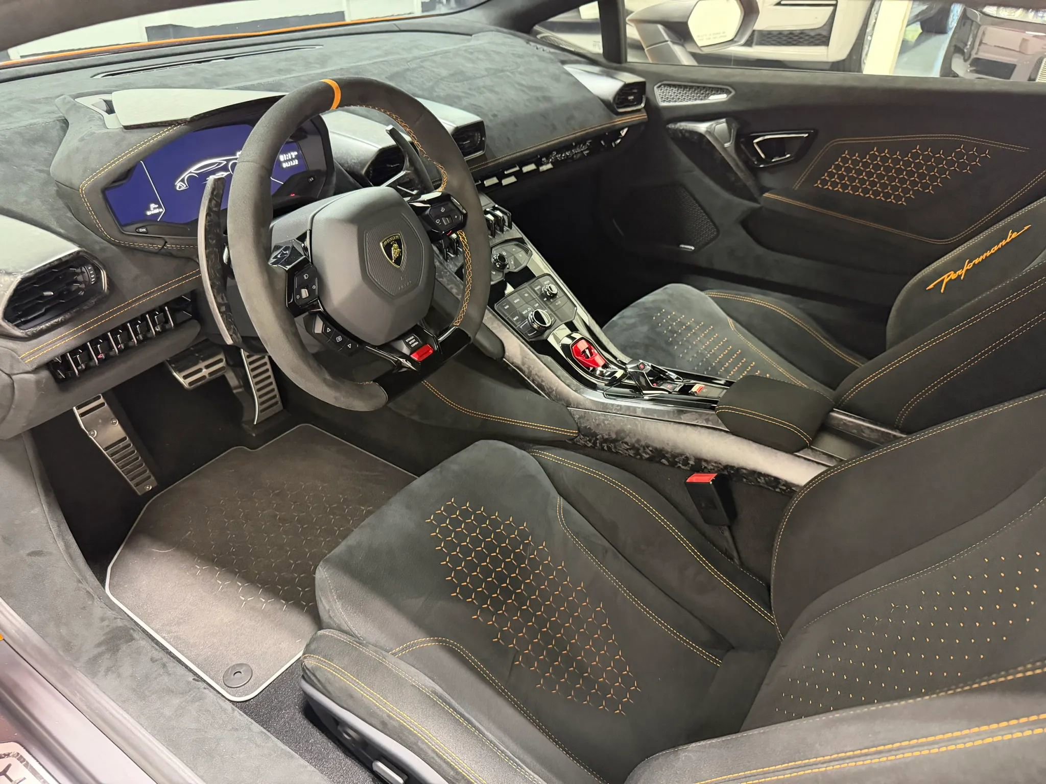 Used 2018 Lamborghini Huracan Performante AWD/4WD image 30