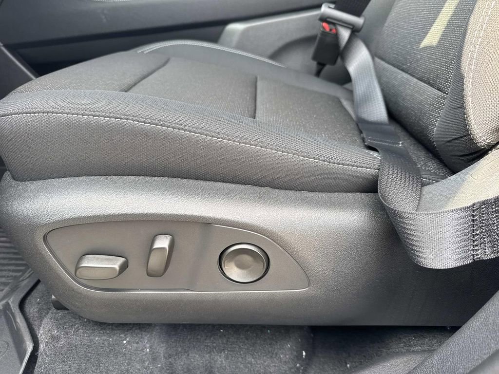 New 2026 Chevrolet Traverse LT image 16