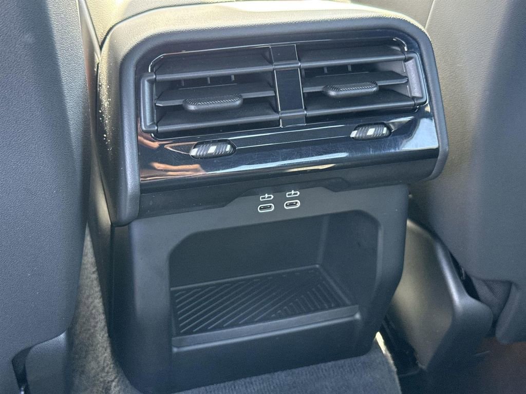 Used 2025 BMW 530i xDrive w/ Premium Package image 21