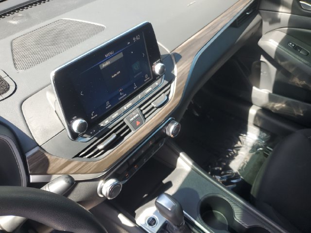 Certified 2025 Nissan Altima 2.5 SV FWD image 19
