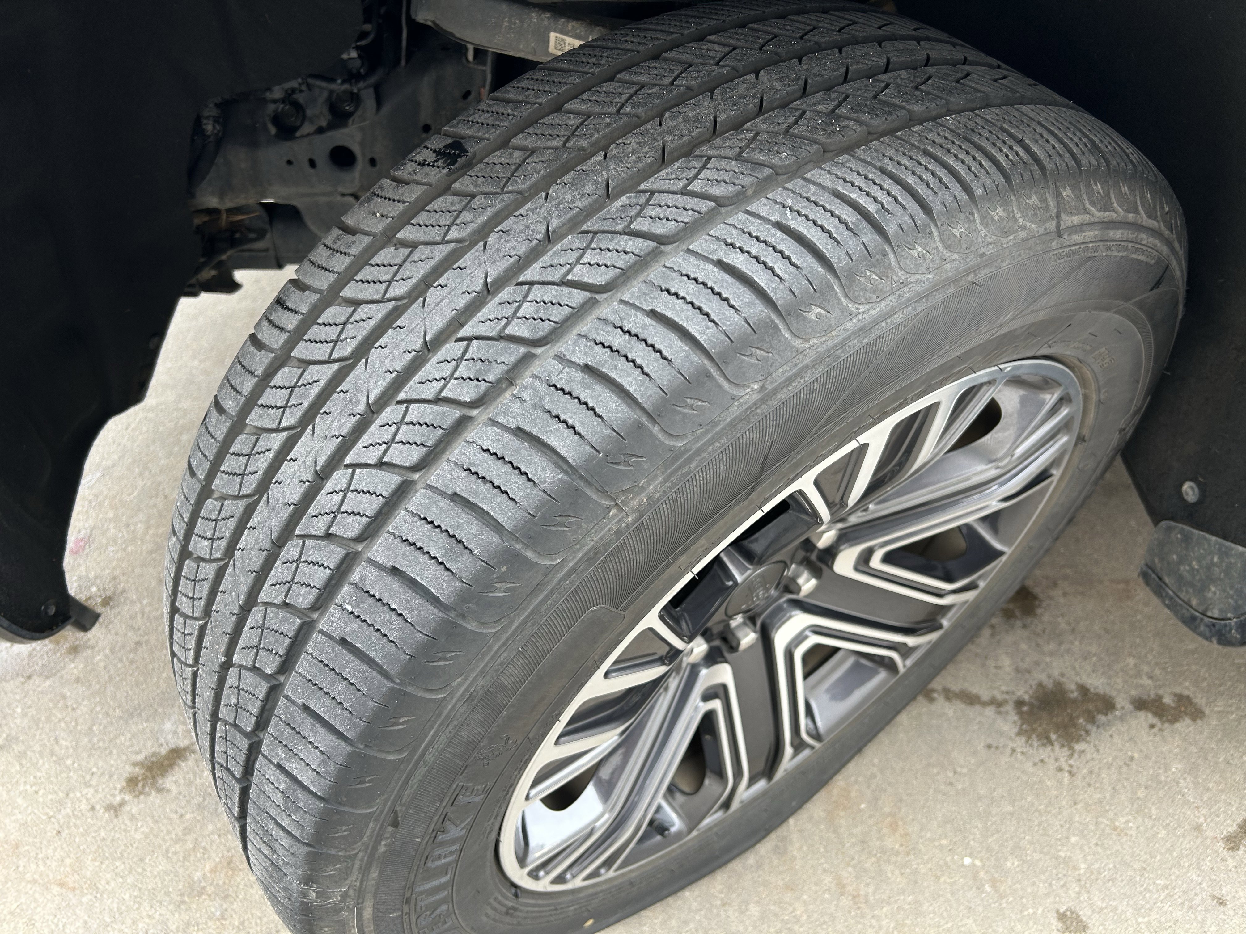 Used 2024 Jeep Wagoneer Series II w/ Flexible Seating Group image 9