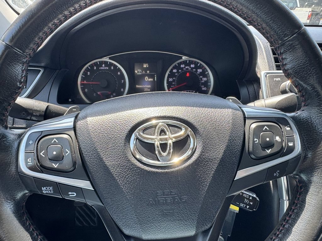 Used 2015 Toyota Camry SE FWD image 21