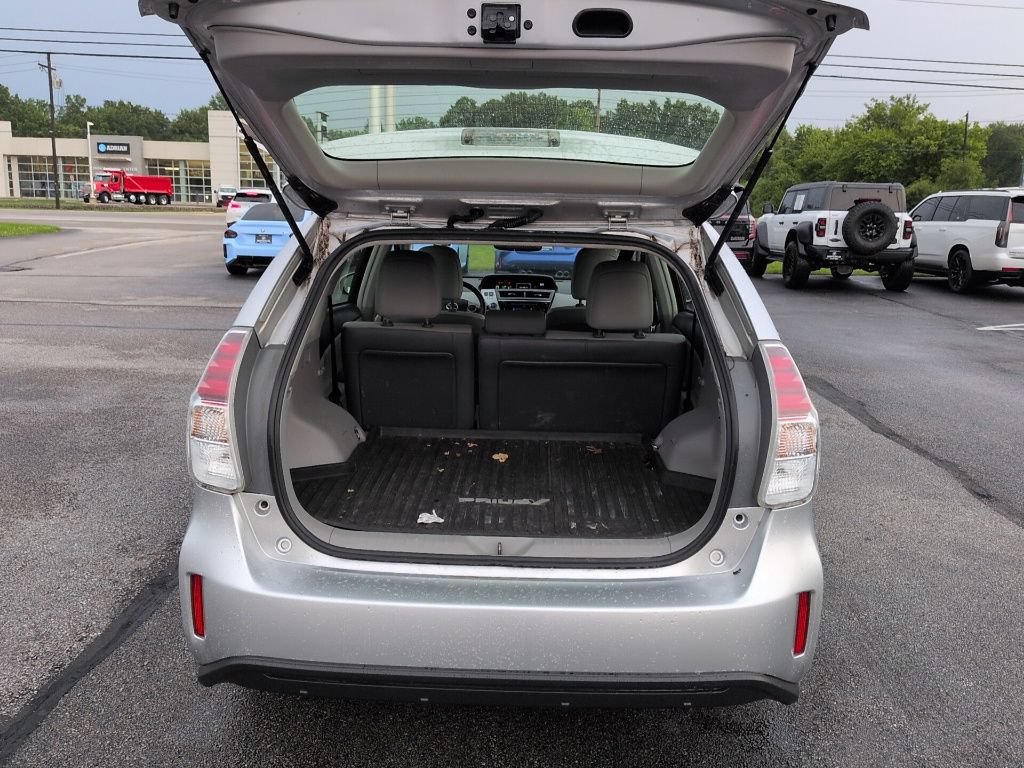 Used 2017 Toyota Prius V Two FWD image 12