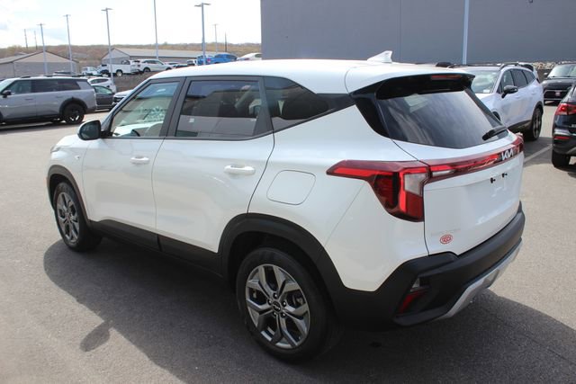 Used 2024 Kia Seltos LX AWD/4WD image 25