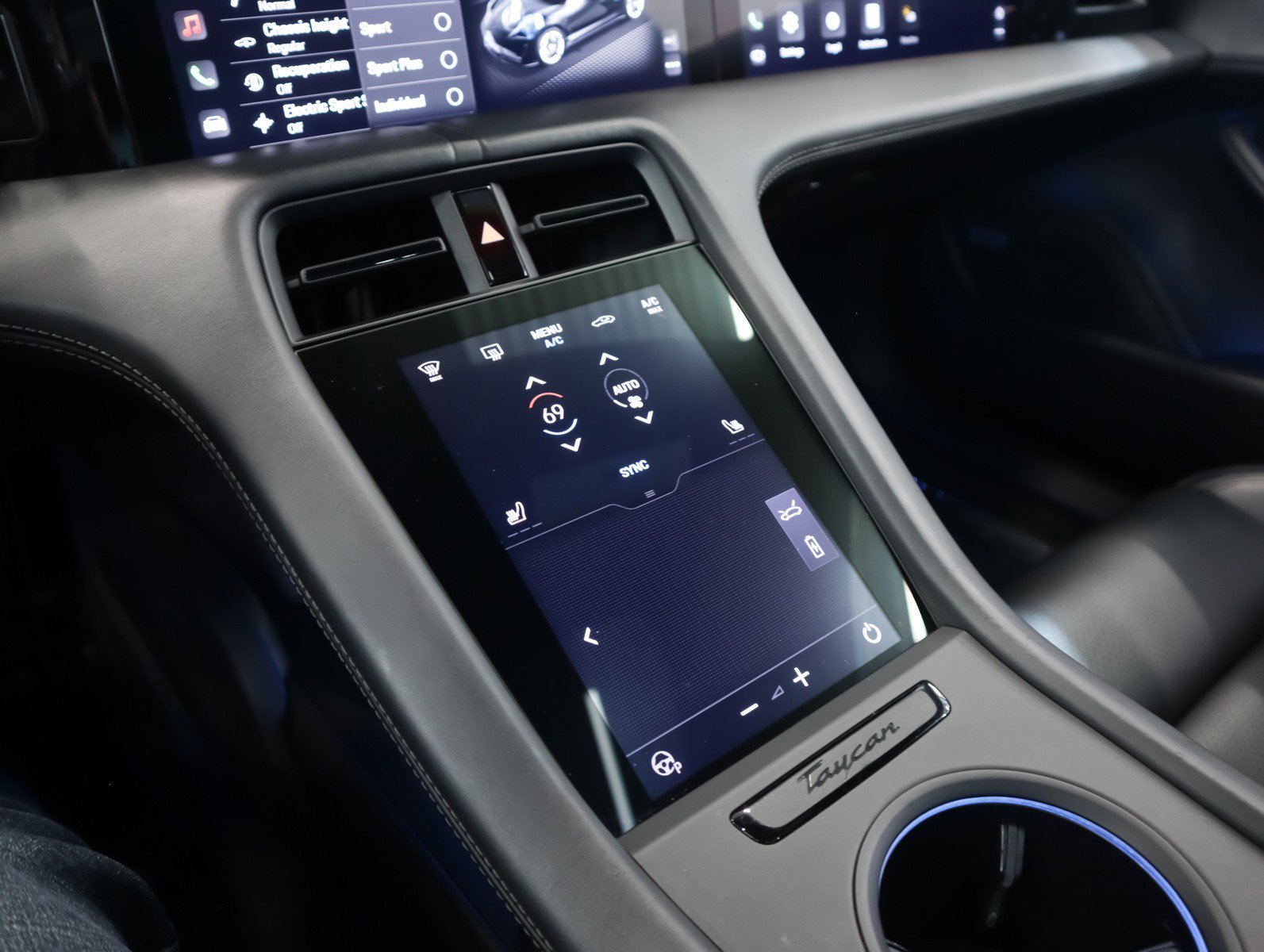 Certified 2024 Porsche Taycan GTS image 17