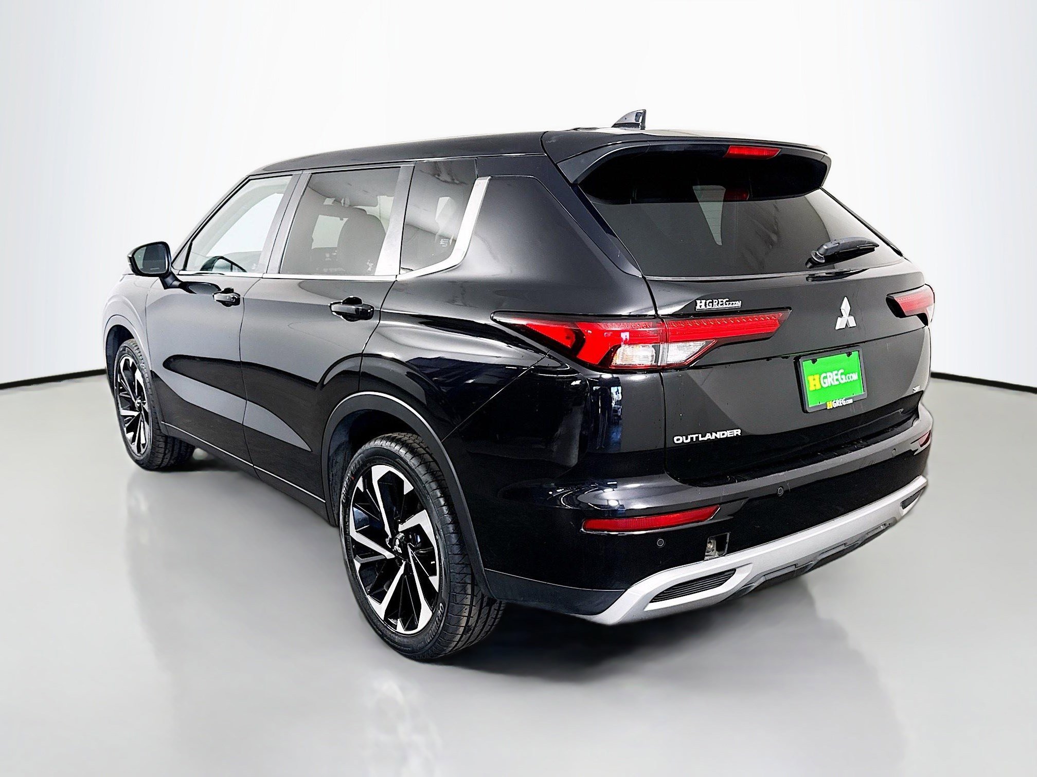 Used 2024 Mitsubishi Outlander SE Black Edition image 7