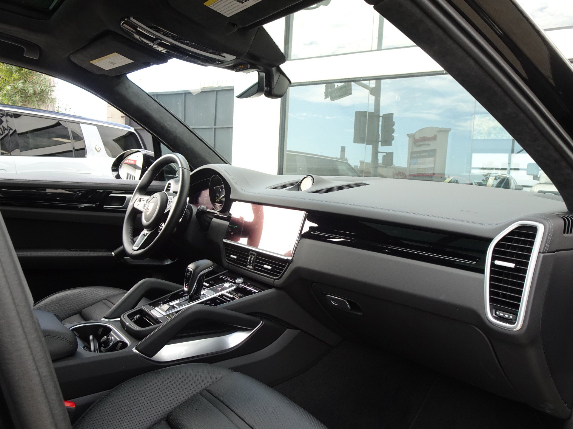 Used 2023 Porsche Cayenne Turbo S AWD/4WD image 20