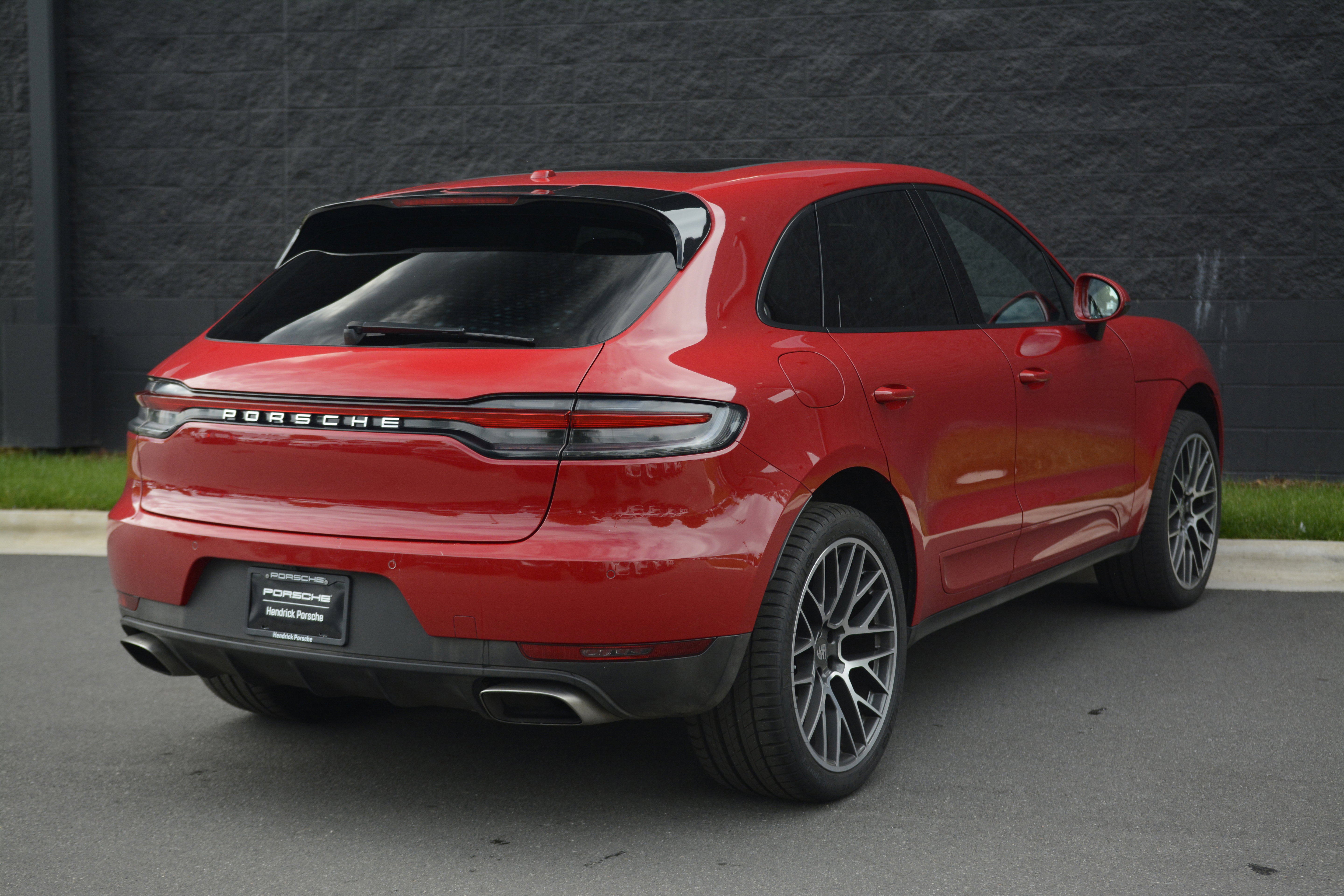 Certified 2020 Porsche Macan AWD/4WD image 7