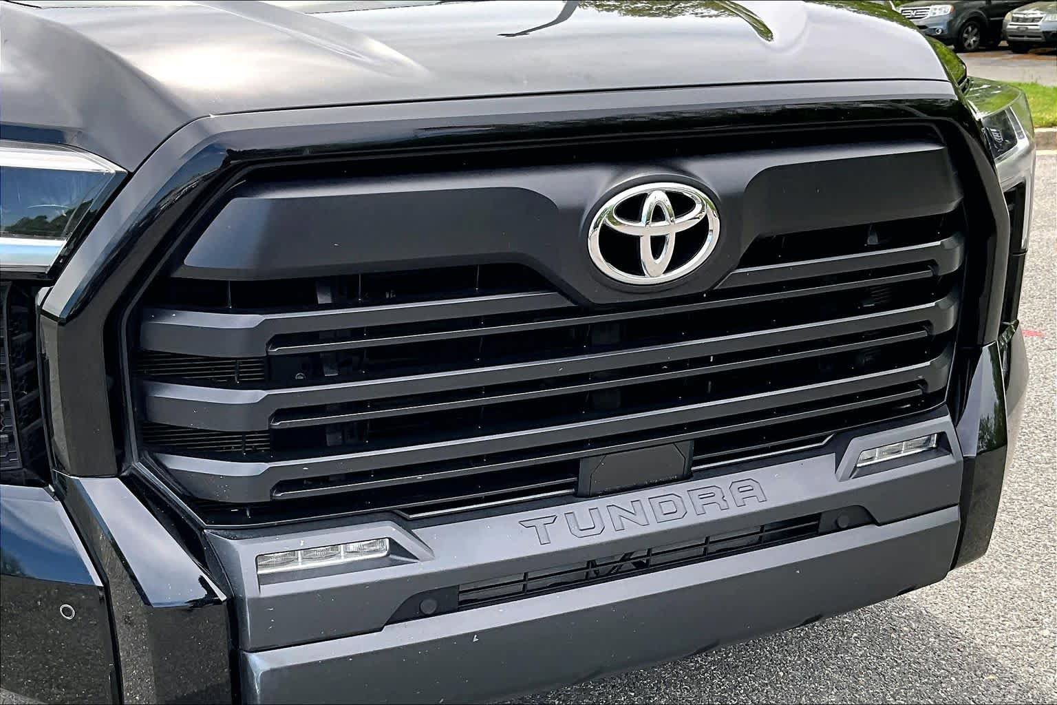 Used 2023 Toyota Tundra SR5 w/ SR5 Convenience Package AWD/4WD image 29