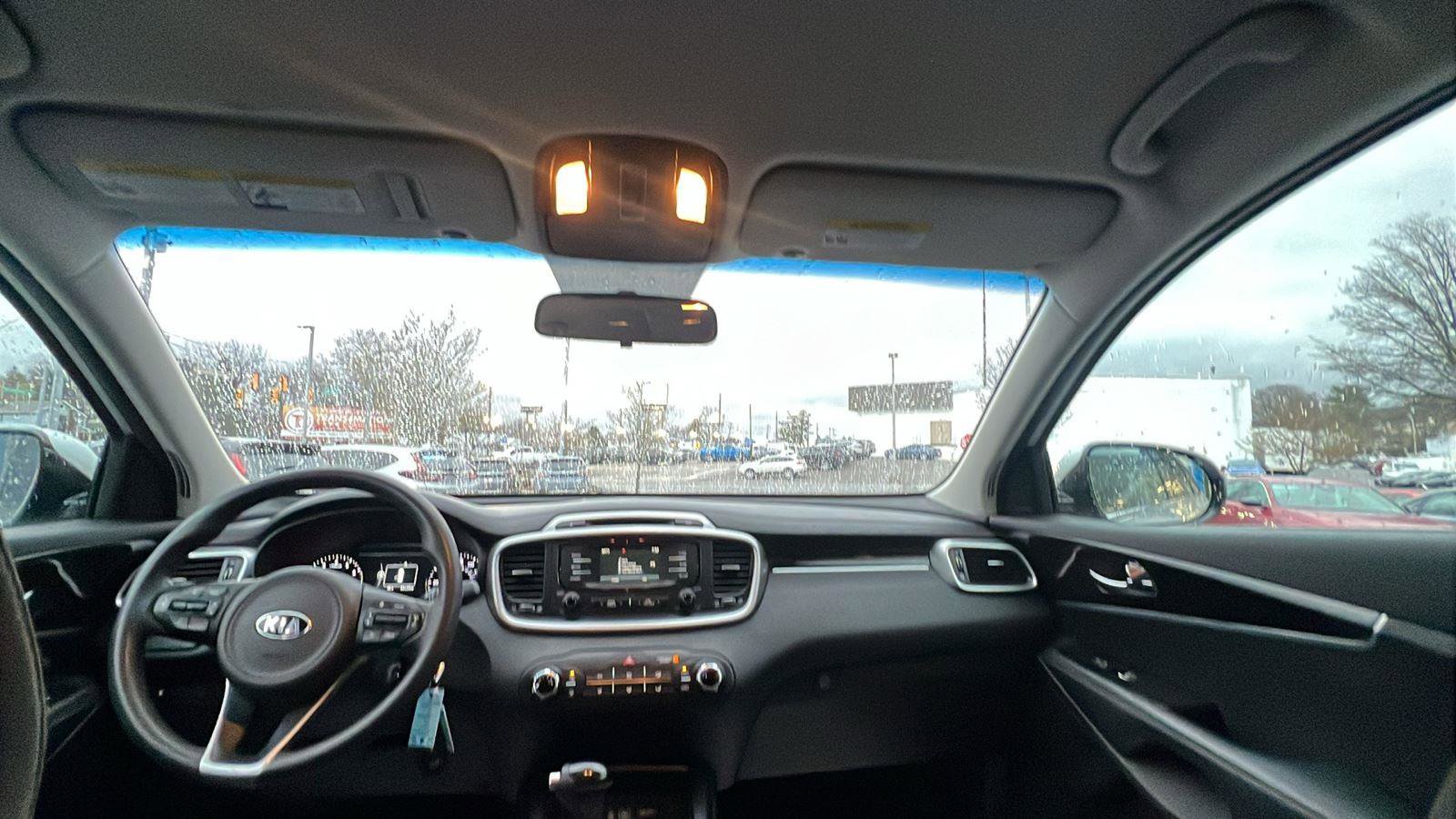 Used 2017 Kia Sorento LX image 19