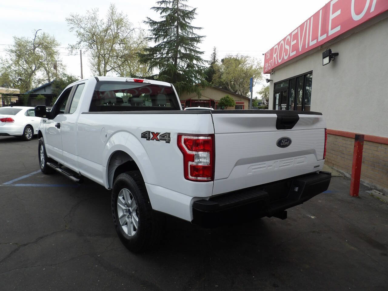 Used 2019 Ford F150 XL w/ Heavy-Duty Payload Package image 4