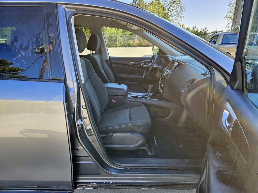 Used 2019 Nissan Pathfinder S image 8