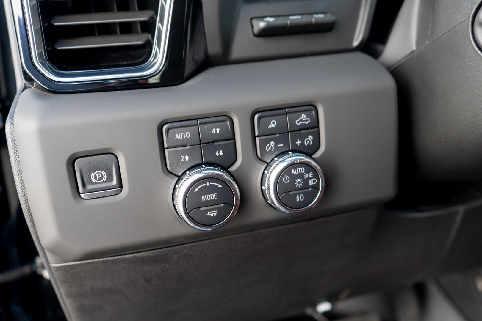 Used 2025 GMC Sierra 1500 Denali Ultimate AWD/4WD image 18