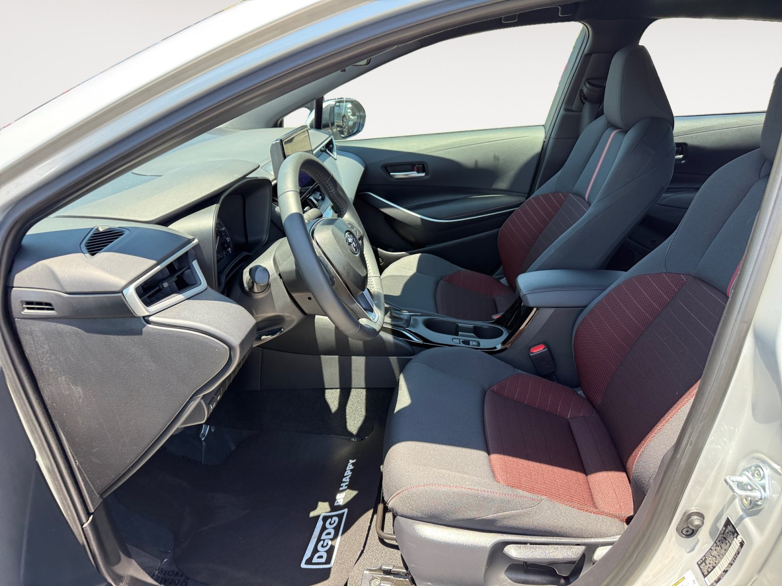 Used 2025 Toyota Corolla SE FWD image 10