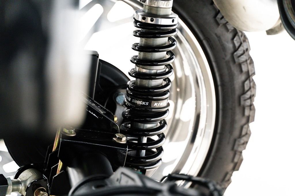 Used 2024 Ford F350 Limited w/ FX4 Off-Road Package image 9