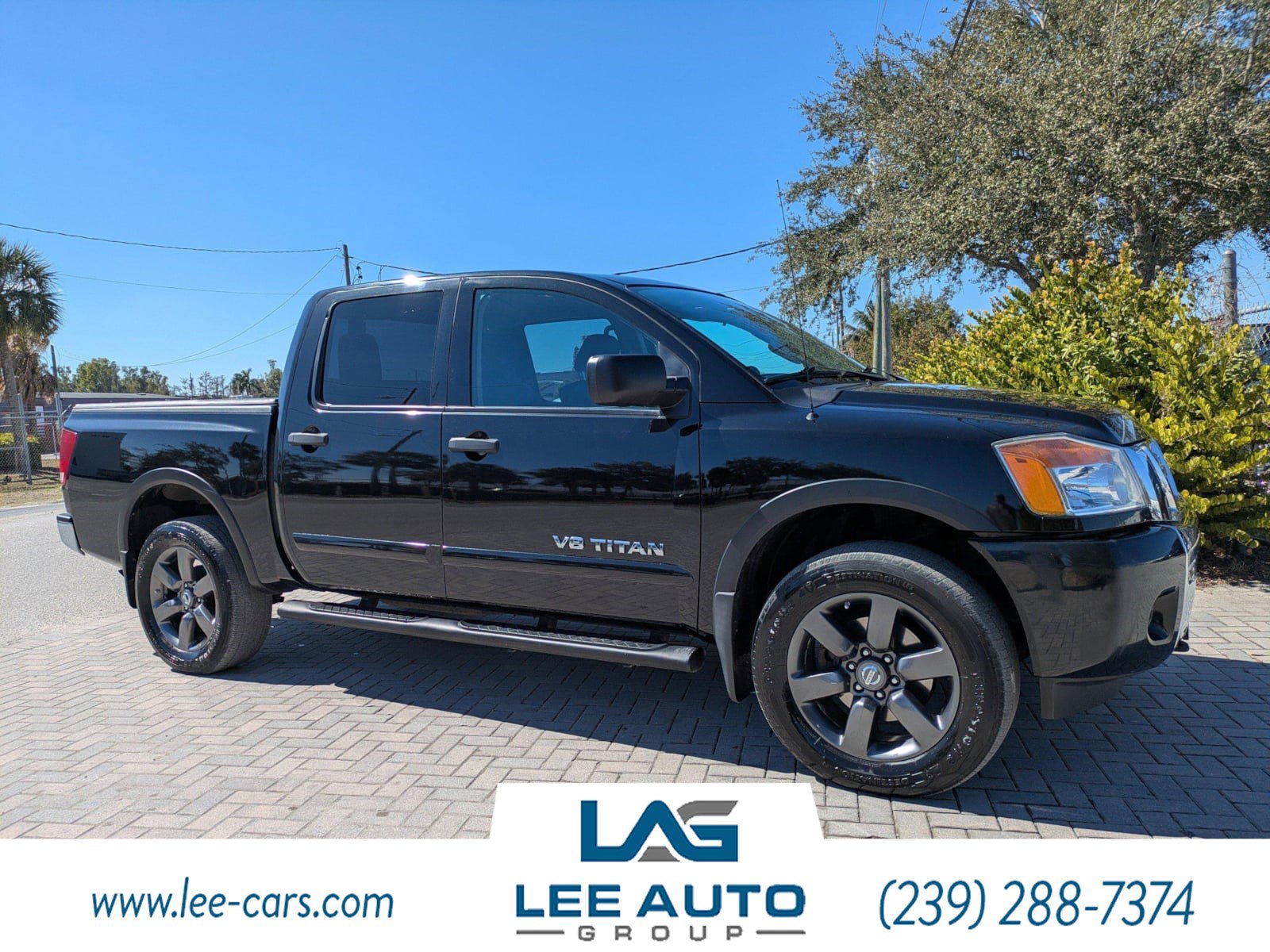 Used 2015 Nissan Titan SV w/ SV Value Truck Package AWD/4WD image 1