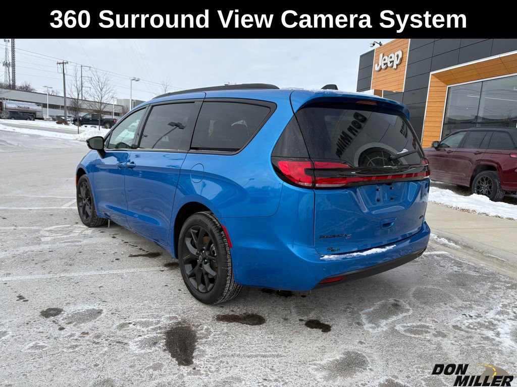 New 2026 Chrysler Pacifica Select w/ S Appearance Package image 7