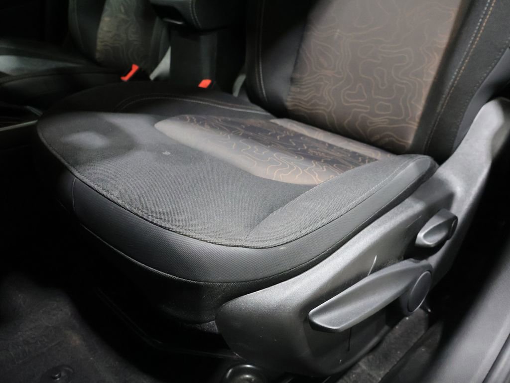 Used 2023 Jeep Renegade Latitude AWD/4WD image 12