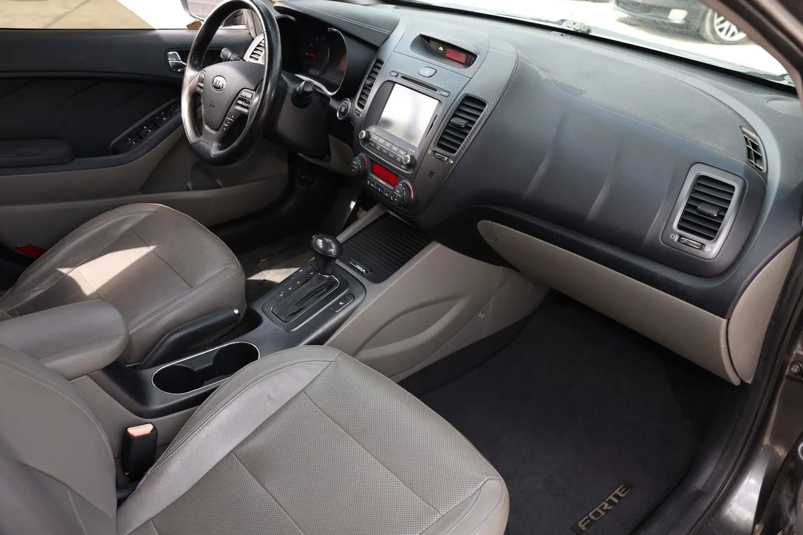 Used 2014 Kia Forte EX w/ Premium Package image 18