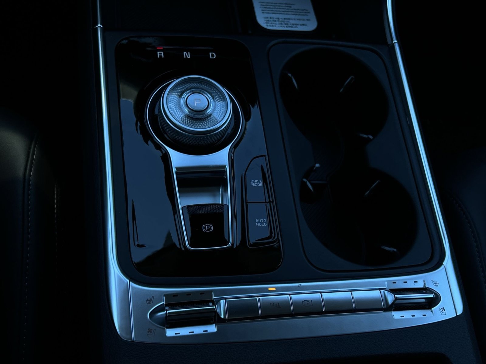 New 2026 Kia Carnival SX w/ SX Dark Edition Package FWD image 26