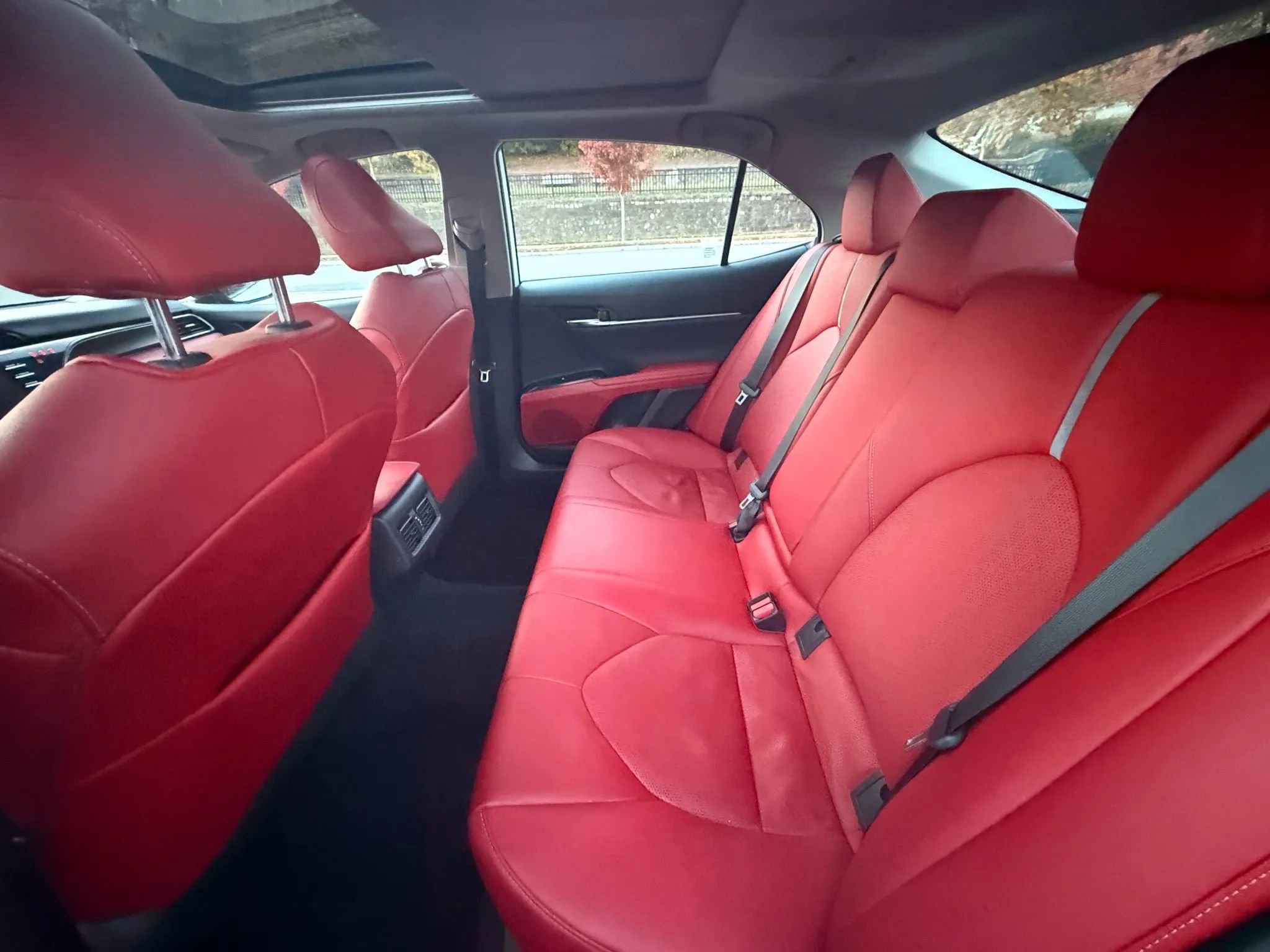 Used 2020 Toyota Camry XSE image 25