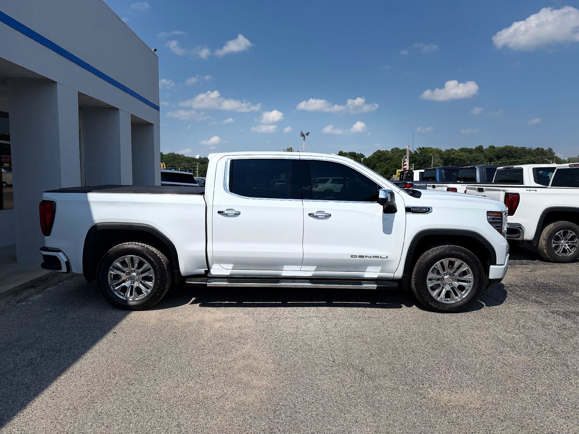 Used 2026 GMC Sierra 1500 Denali AWD/4WD image 2