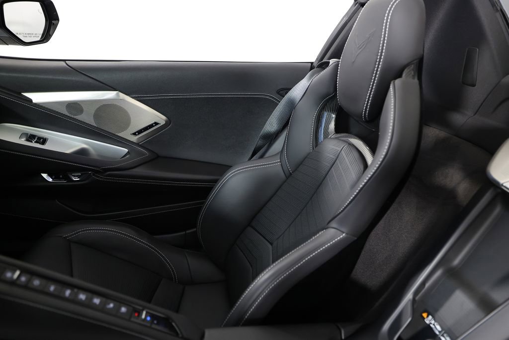 Used 2025 Chevrolet Corvette Z06 RWD image 34