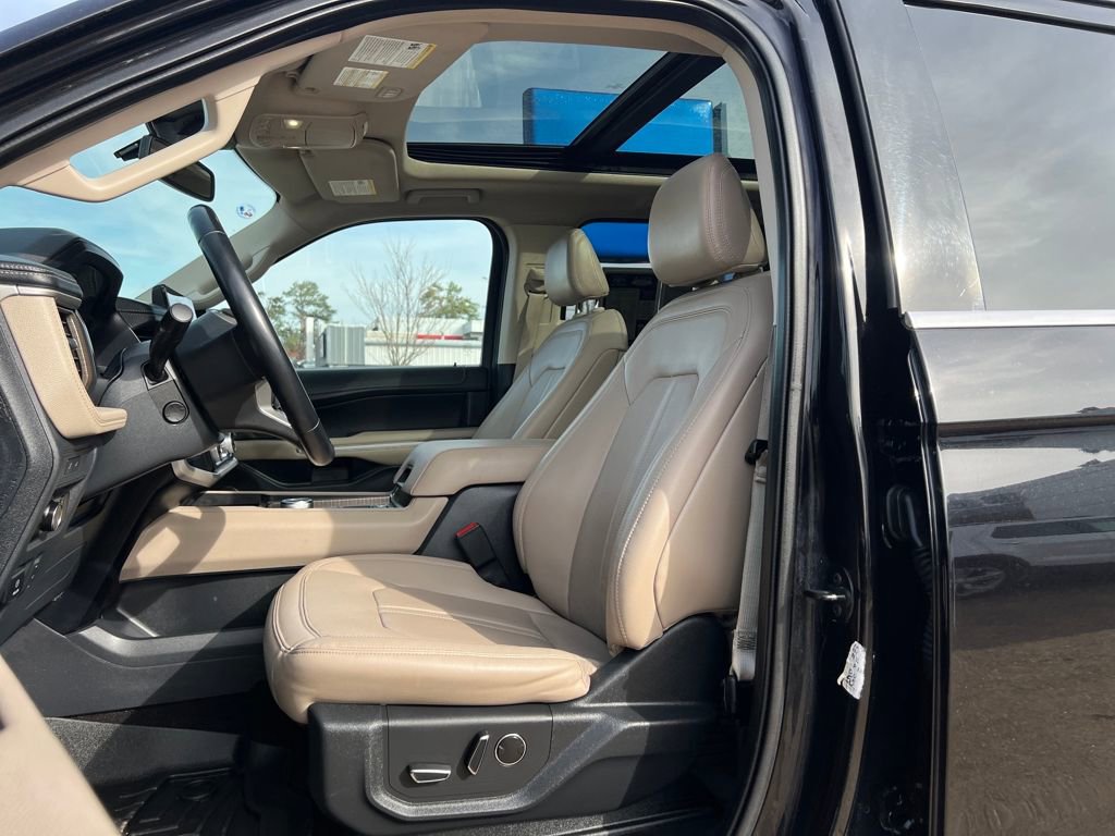 Used 2023 Ford Expedition Limited image 10