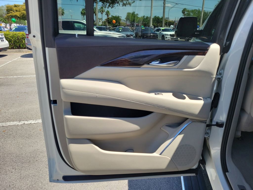 Used 2015 Cadillac Escalade ESV Premium RWD image 14