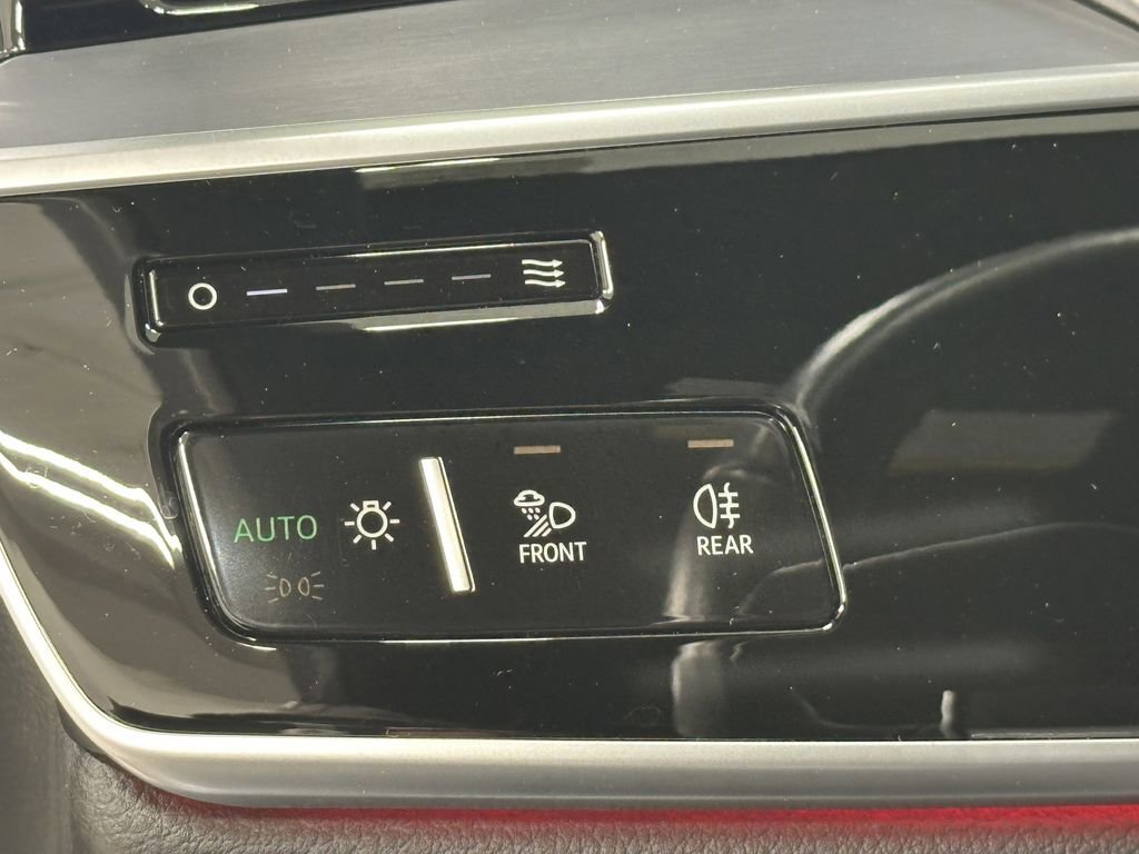 Used 2023 Audi A8 L 3.0T image 34