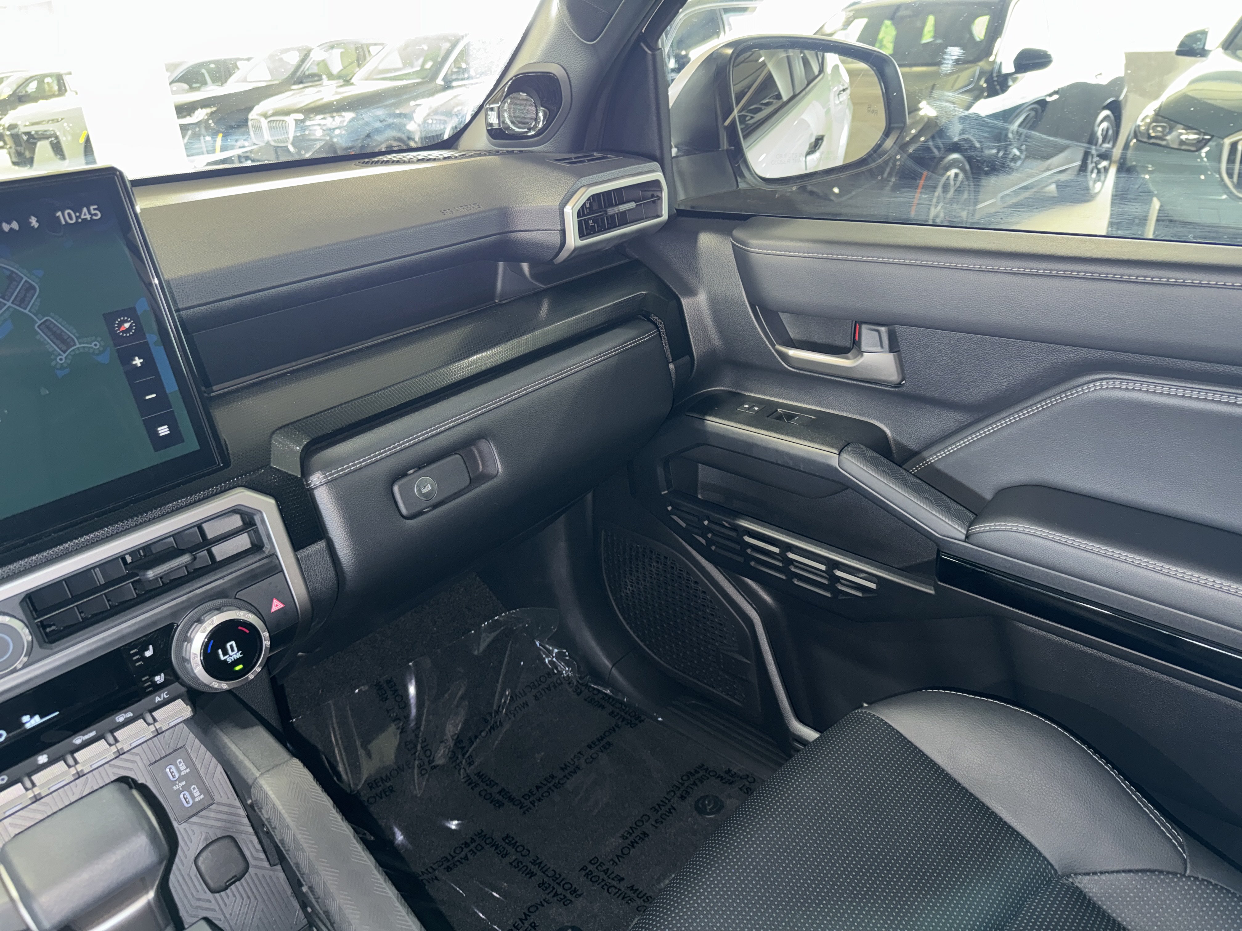 Used 2025 Toyota 4Runner Limited AWD/4WD image 31