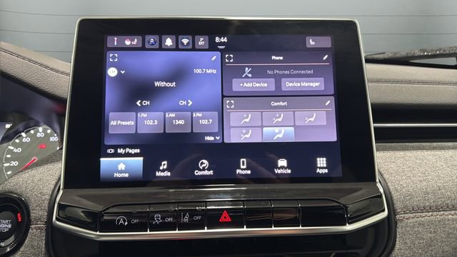 Used 2024 Jeep Compass Latitude image 30