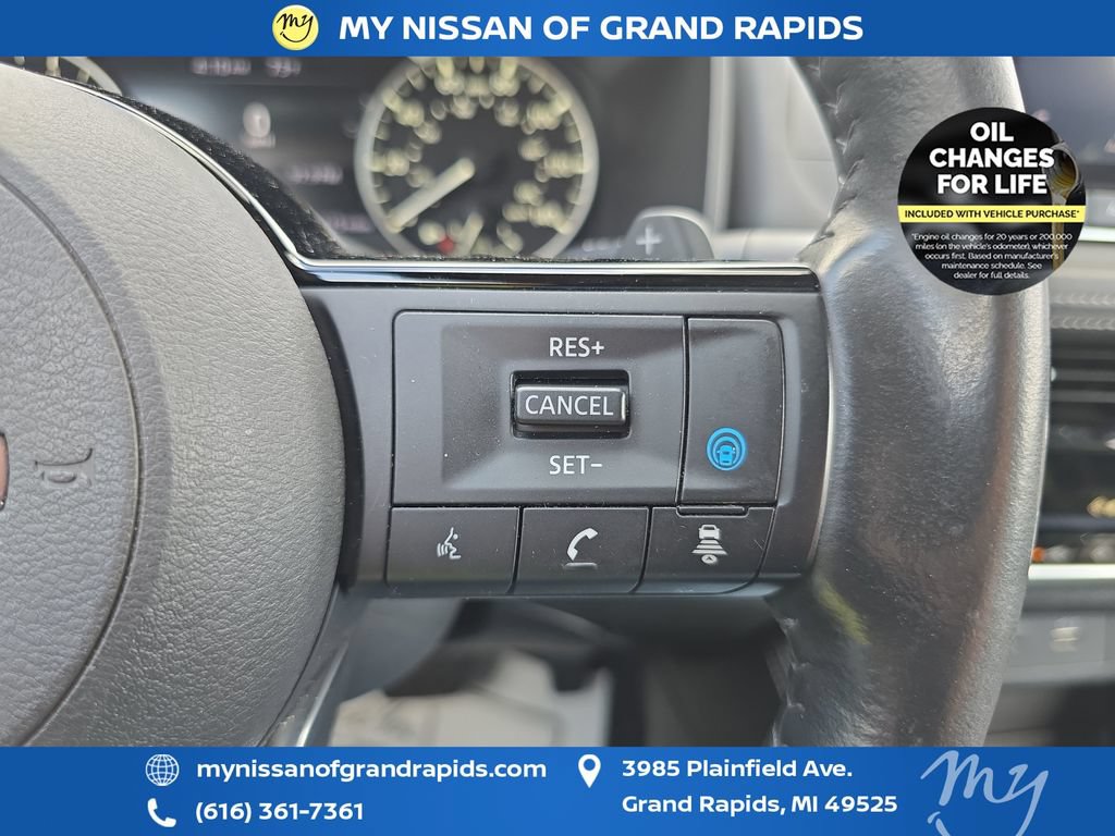 Used 2023 Nissan Rogue SL AWD/4WD image 16