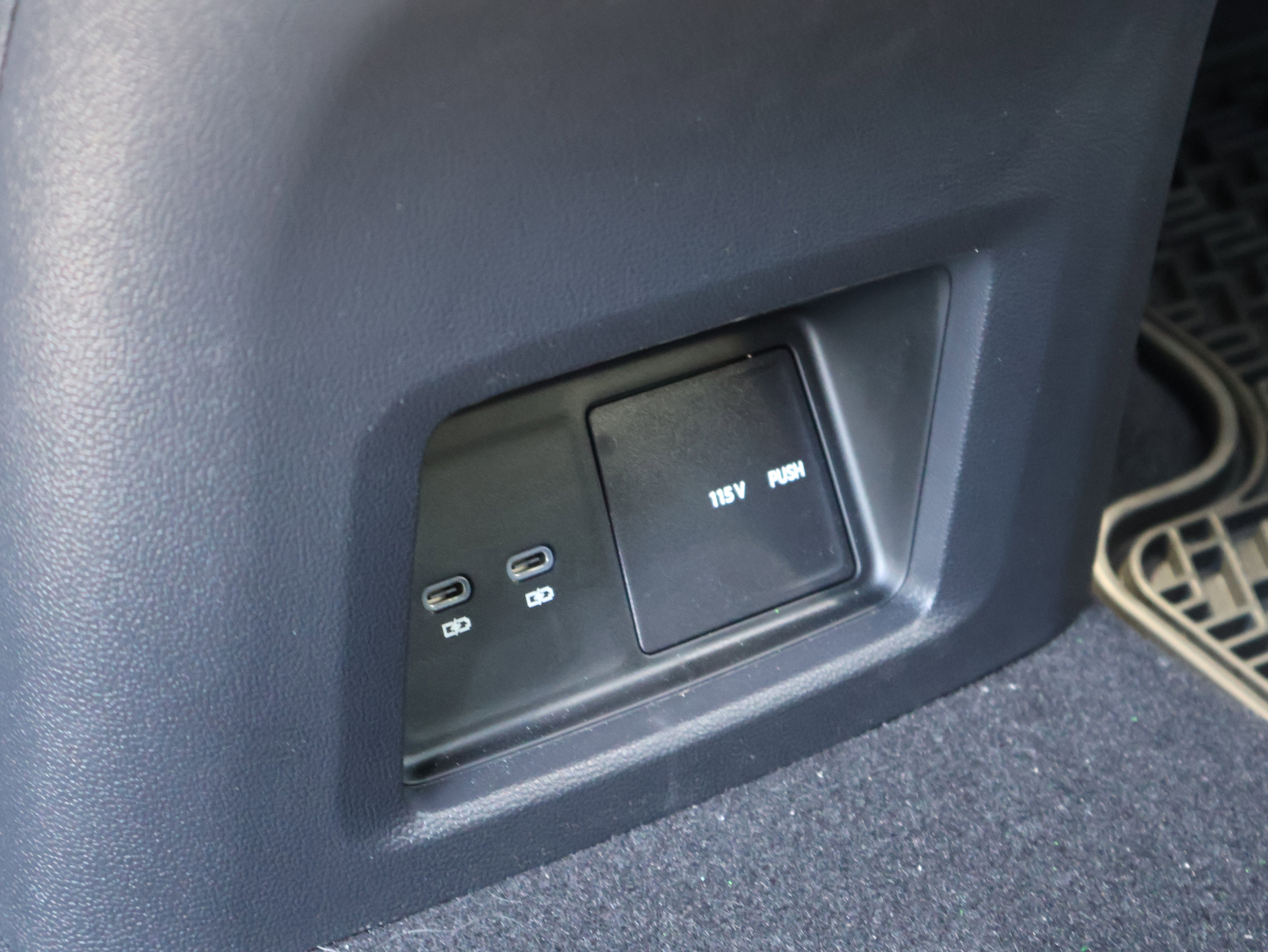 Used 2025 Volkswagen Atlas Cross Sport SEL R-Line AWD/4WD image 28