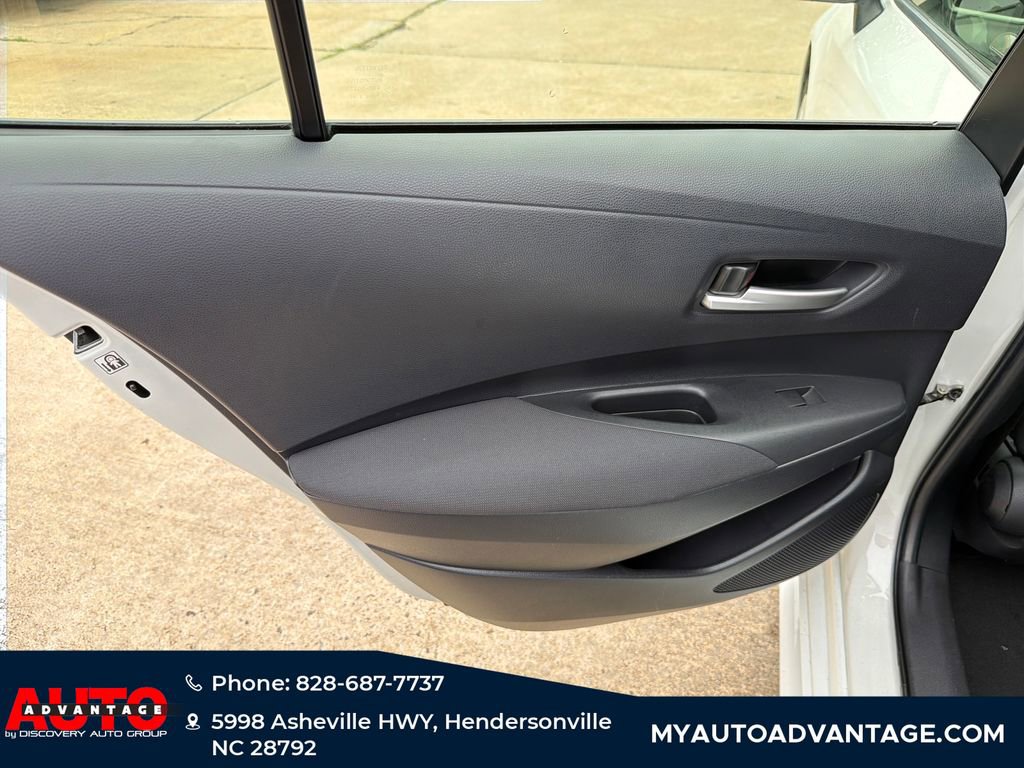 Used 2020 Toyota Corolla LE FWD image 25
