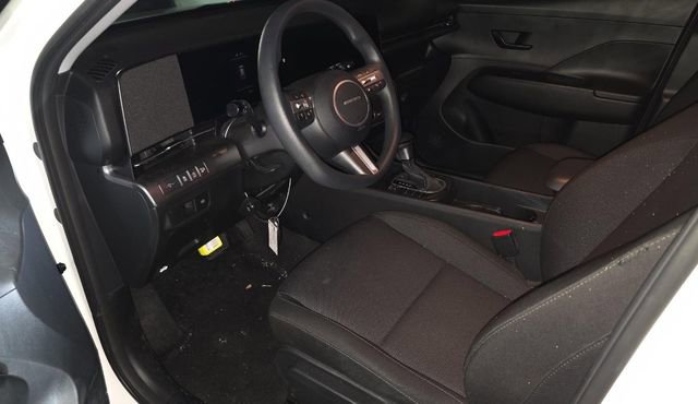 Used 2026 Hyundai Kona SE image 5