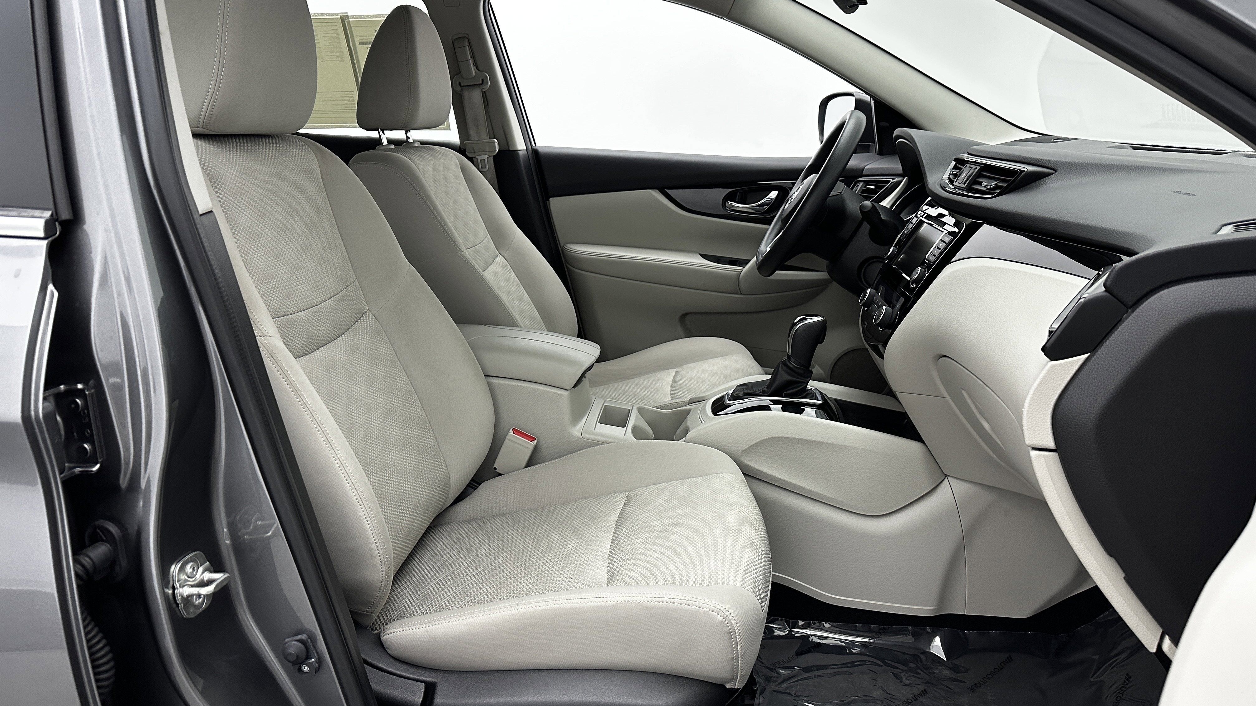 Used 2020 Nissan Rogue Sport SV image 33