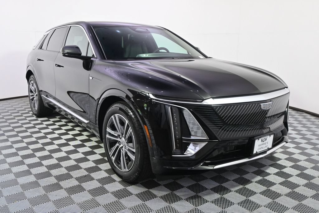 New 2026 Cadillac Lyriq Luxury w/ LPO, Floor Liner Package AWD/4WD image 9