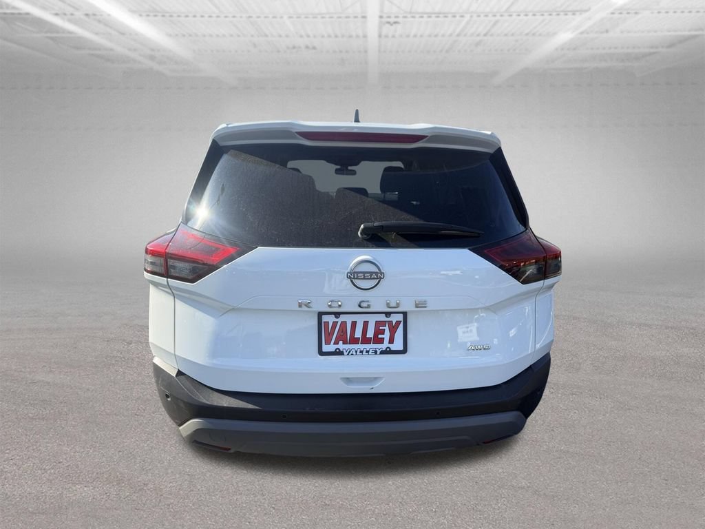 Used 2023 Nissan Rogue S AWD/4WD image 7