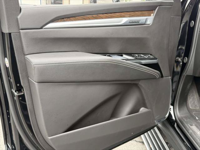 Used 2025 Cadillac Escalade ESV Sport Platinum AWD/4WD image 19