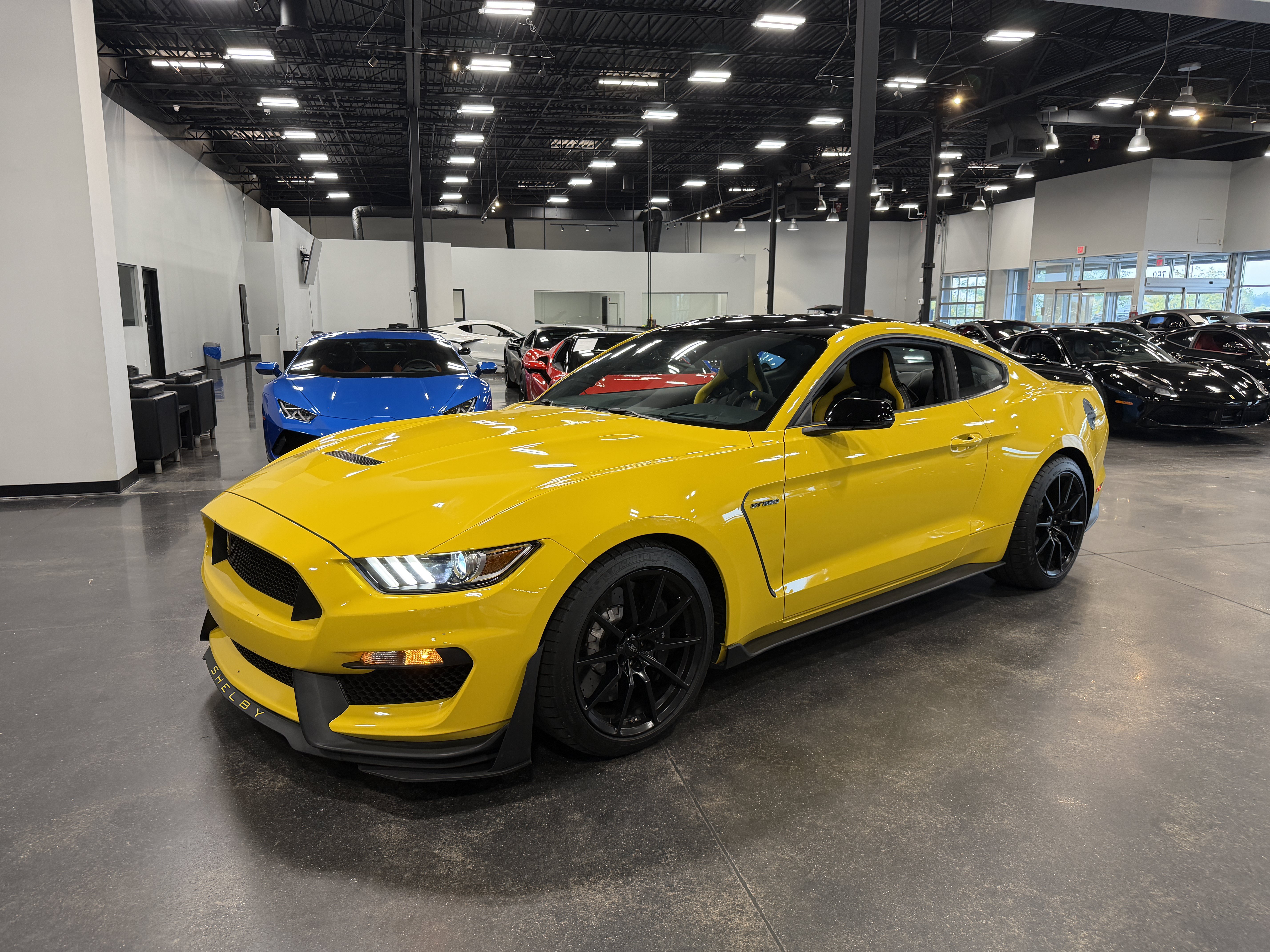 Used 2017 Ford Mustang Shelby GT350 w/ Electronics Package RWD image 3