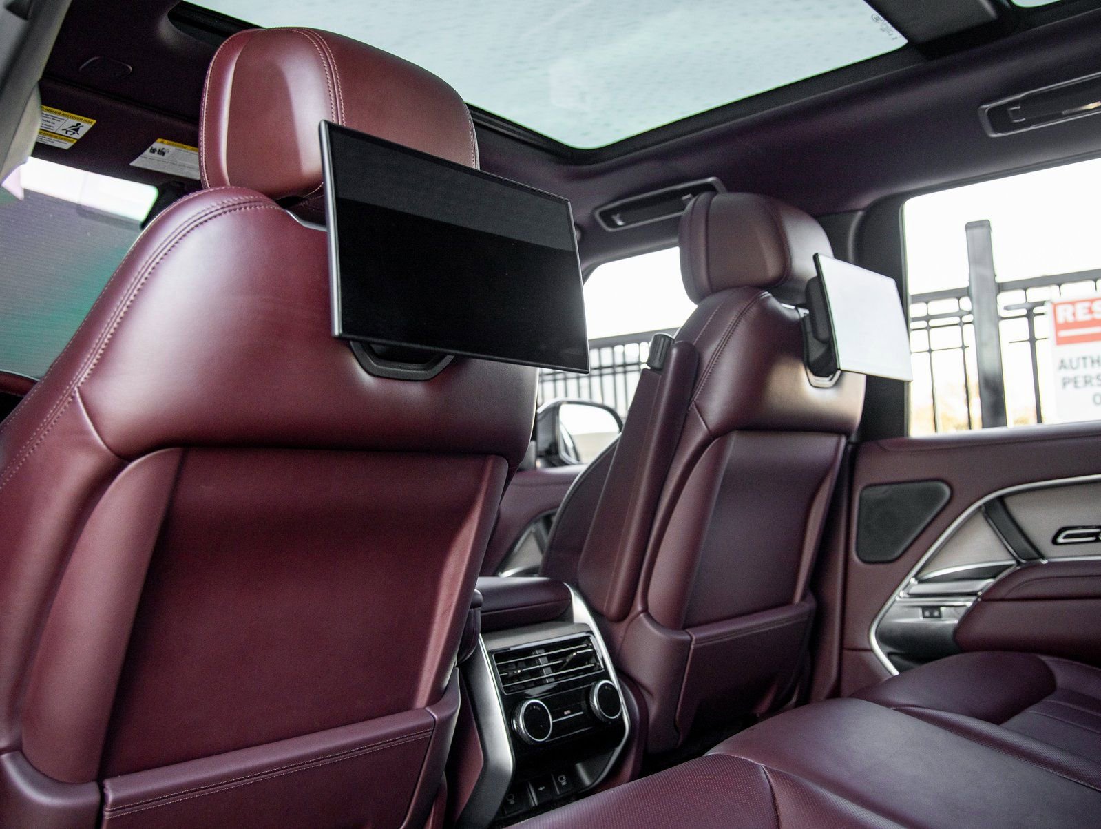 Used 2023 Land Rover Range Rover Autobiography image 34