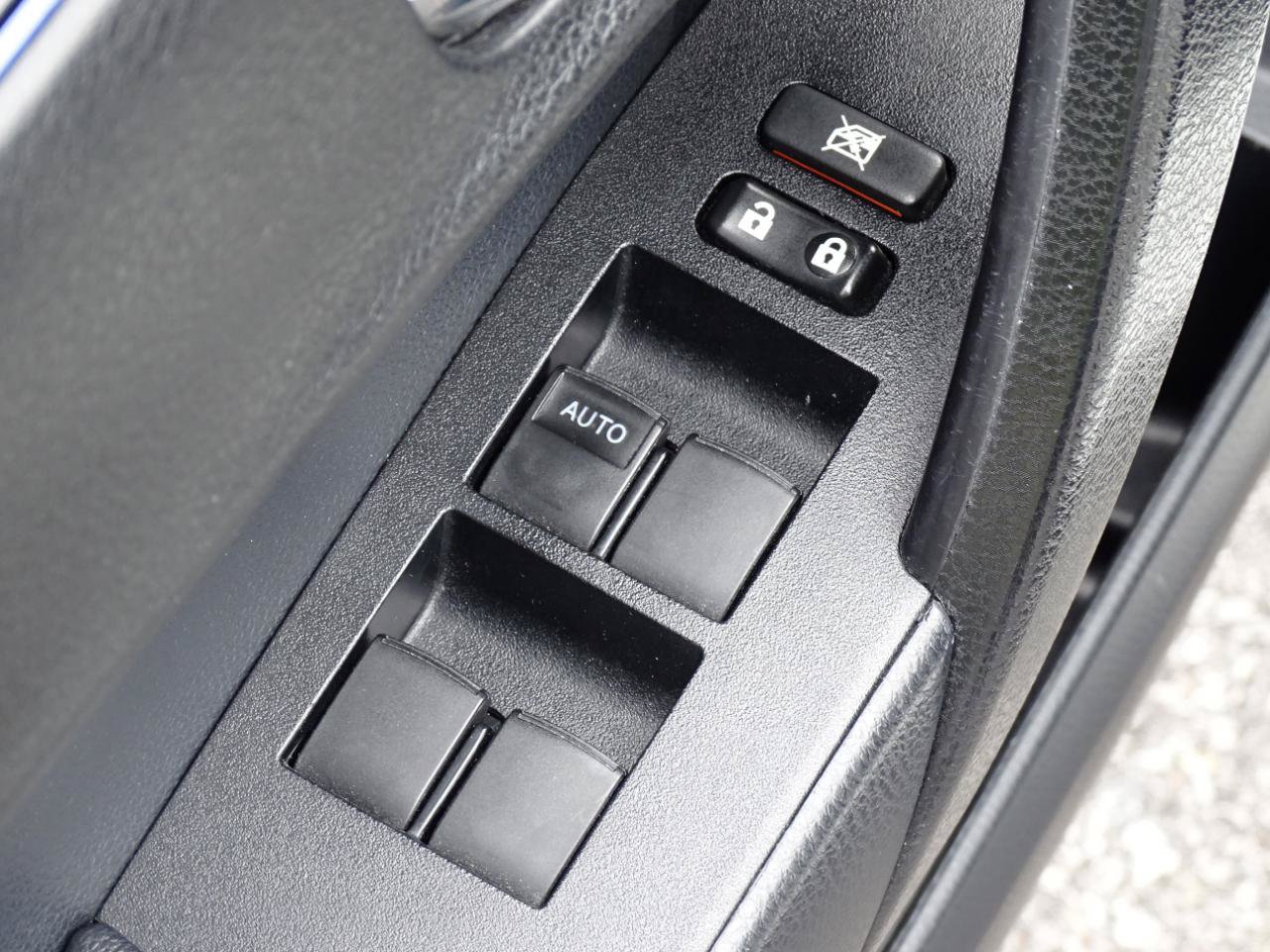 Used 2019 Toyota Corolla SE FWD image 18